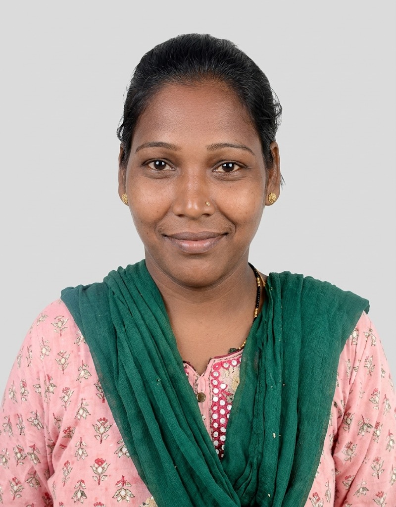 Shobha Holkar - Part time Cook and Baby Sitter in Malad West in Mumbai